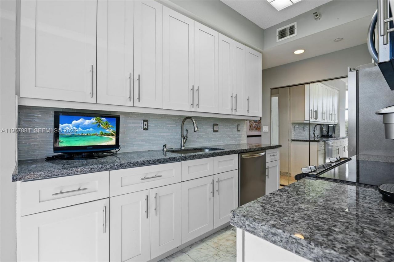 19101 NE 36th Ct, Unit 112, Aventura, FL 33180 Photo