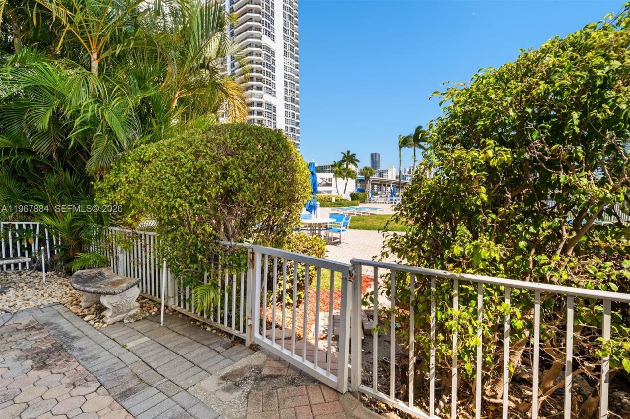 19101 NE 36th Ct, Unit 112, Aventura, FL 33180 Photo