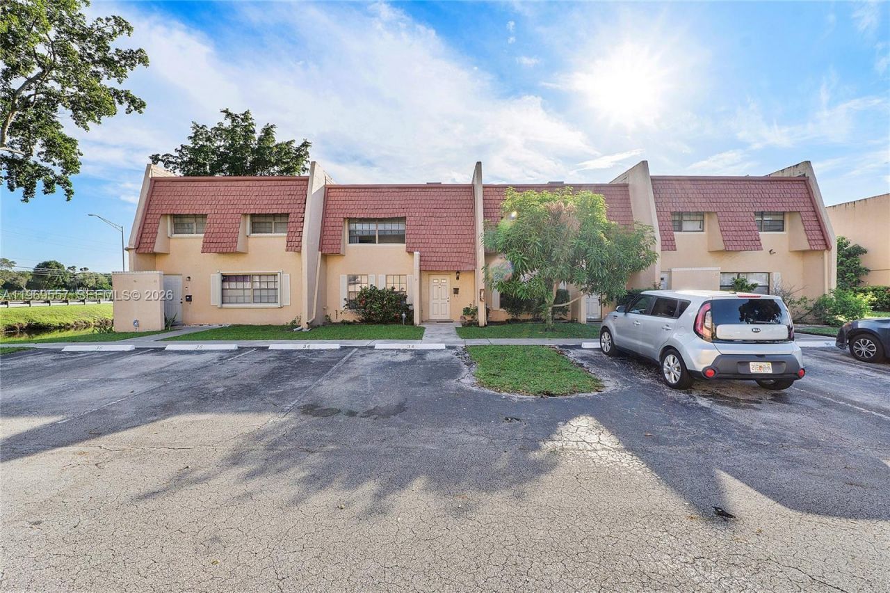 34 Meacham Ln, Tamarac, FL 33319 Photo