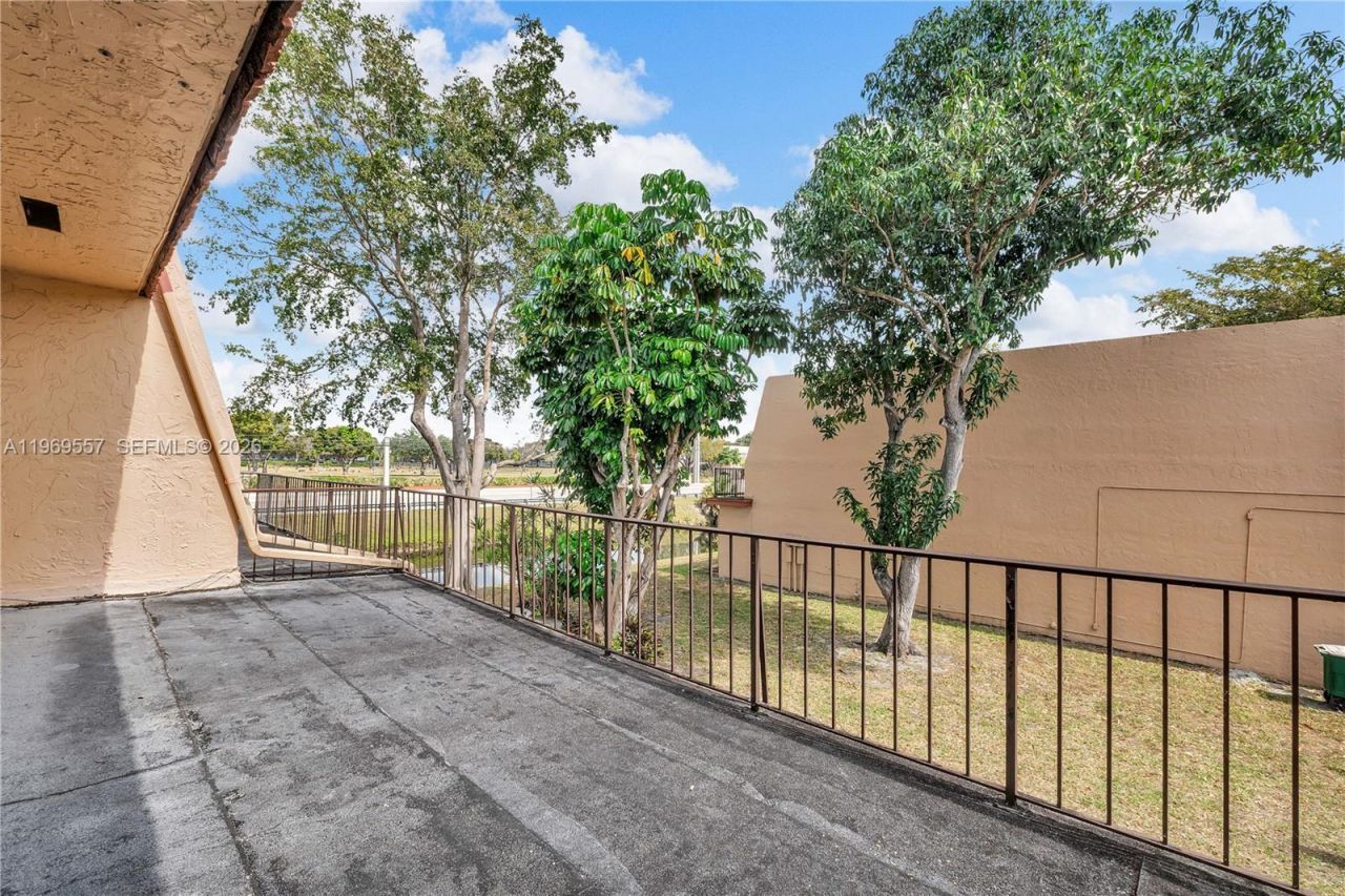 34 Meacham Ln , Tamarac, FL 33319 Photo