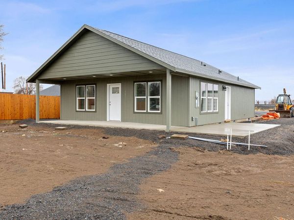 147 Jefferson Avenue, Metolius, OR 97741