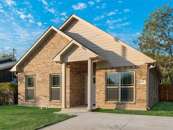 905 S Smith Street, Ennis, TX 75119