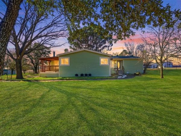 1050 Stadium Drive, Joshua, TX 76058