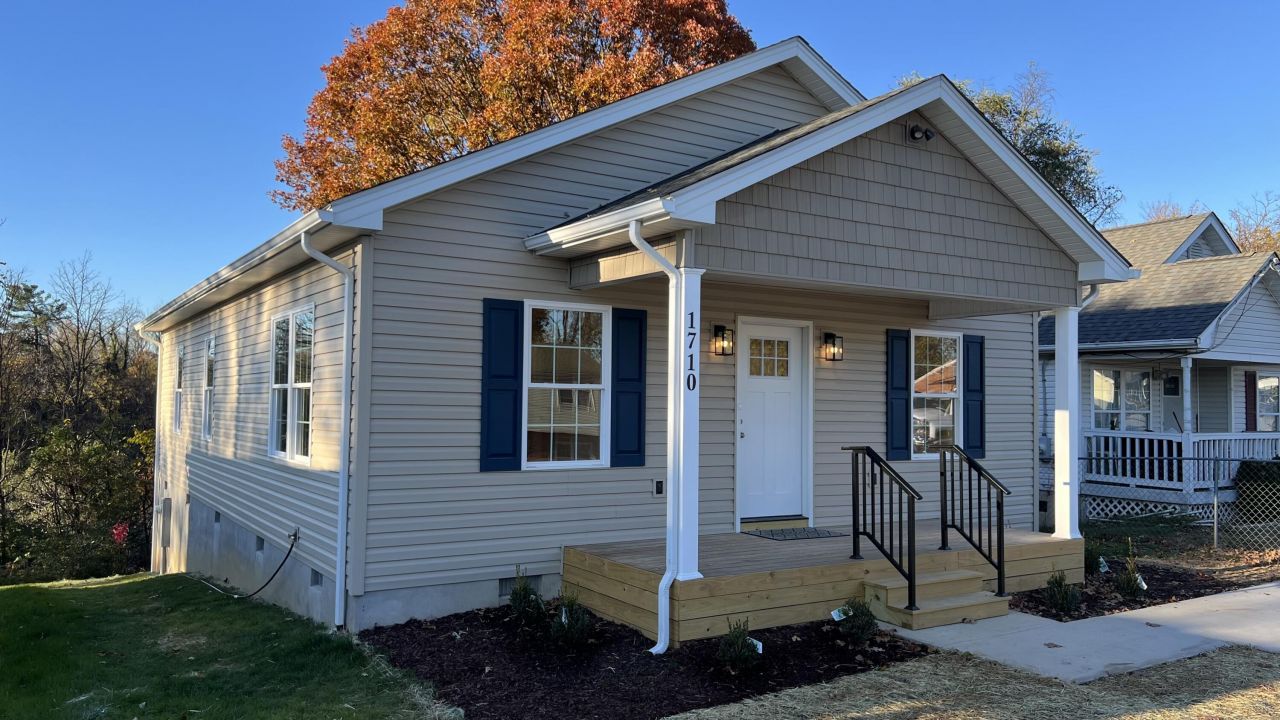 1710 Wallace Ave Ne, Roanoke, VA 24012 Main Photo