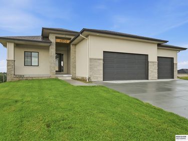 4503 S 203rd Avenue, Omaha, NE 68135