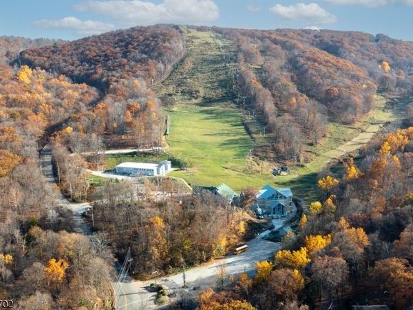 12 Breakneck Rd, Vernon, NJ 07462