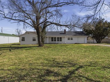 2502 Bowling Green Road , Franklin, KY 42134
