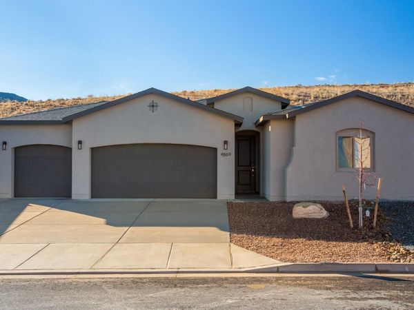 4869 Guadalupe Peak Street SW, Los Lunas, NM 87031