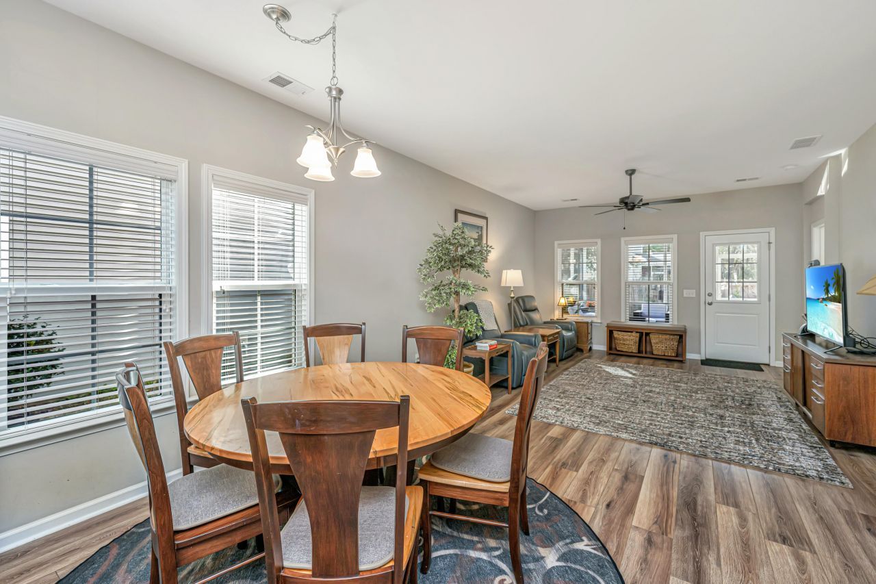 3825 Tupelo Branch Row Photo 4