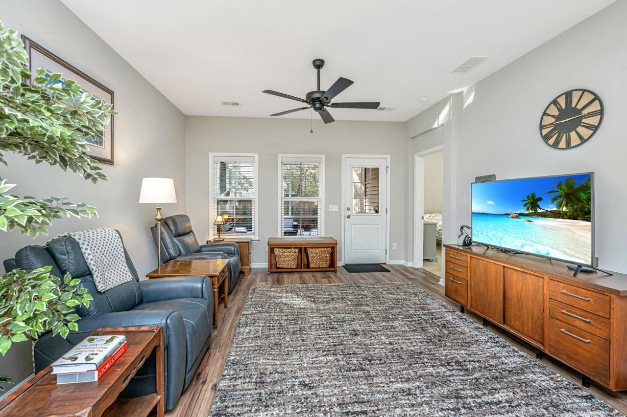 3825 Tupelo Branch Row Photo 7