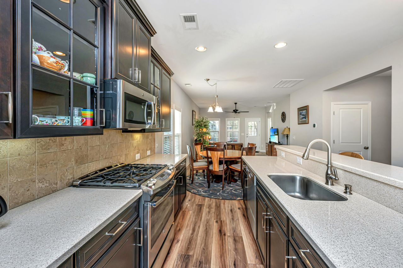 3825 Tupelo Branch Row Photo 8