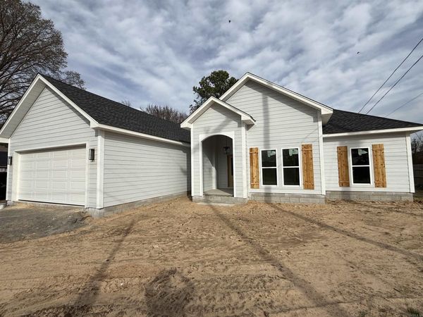 706 N Cedar Street , Morrilton, AR 72110