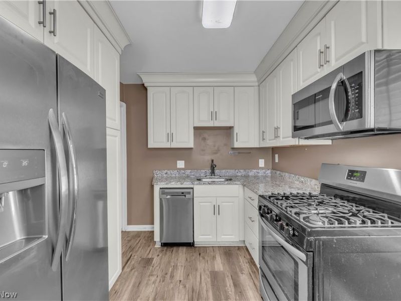 4610 Yorkshire Avenue, Parma, OH 44134 Photo 6