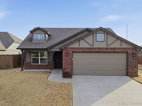 13008 E 122nd Place North, Collinsville, OK 74021