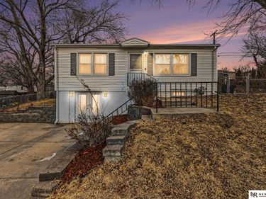 7330 Ira Court, La Vista, NE 68128