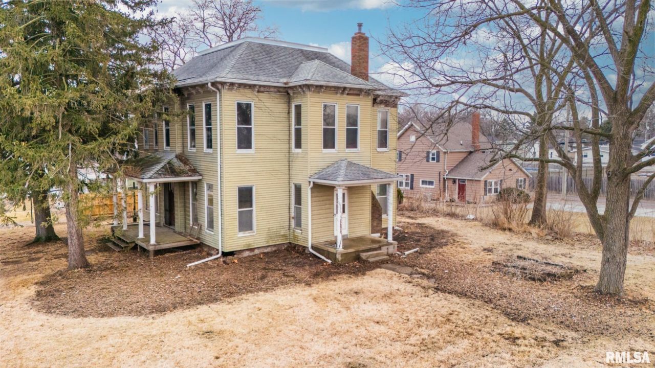 113 N 3rd Street, Dunlap, IL 61525 Main Photo