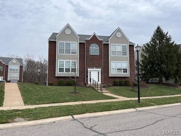 1327 Holgate Drive, Unit C, Ballwin, MO 63021