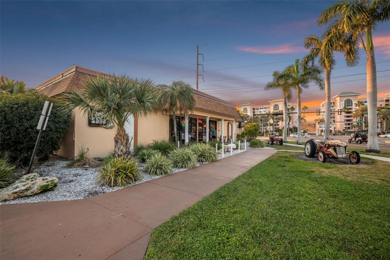 5130 Brittany Drive S, Unit 201, Saint Petersburg, FL 33715 Photo