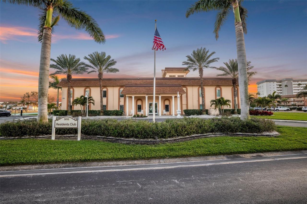 5130 Brittany Drive S, Unit 201, Saint Petersburg, FL 33715 Photo