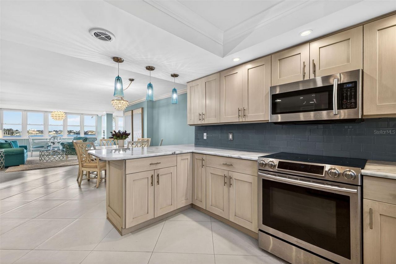 5130 Brittany Drive S, Unit 201, Saint Petersburg, FL 33715 Photo