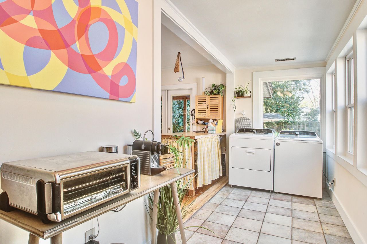 225 Plymouth Avenue Photo 17