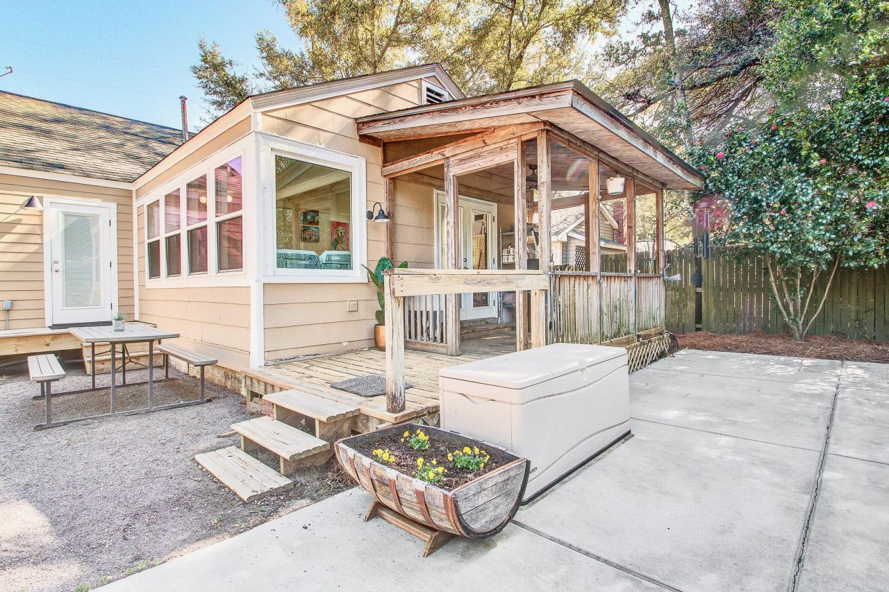 225 Plymouth Avenue Photo 22