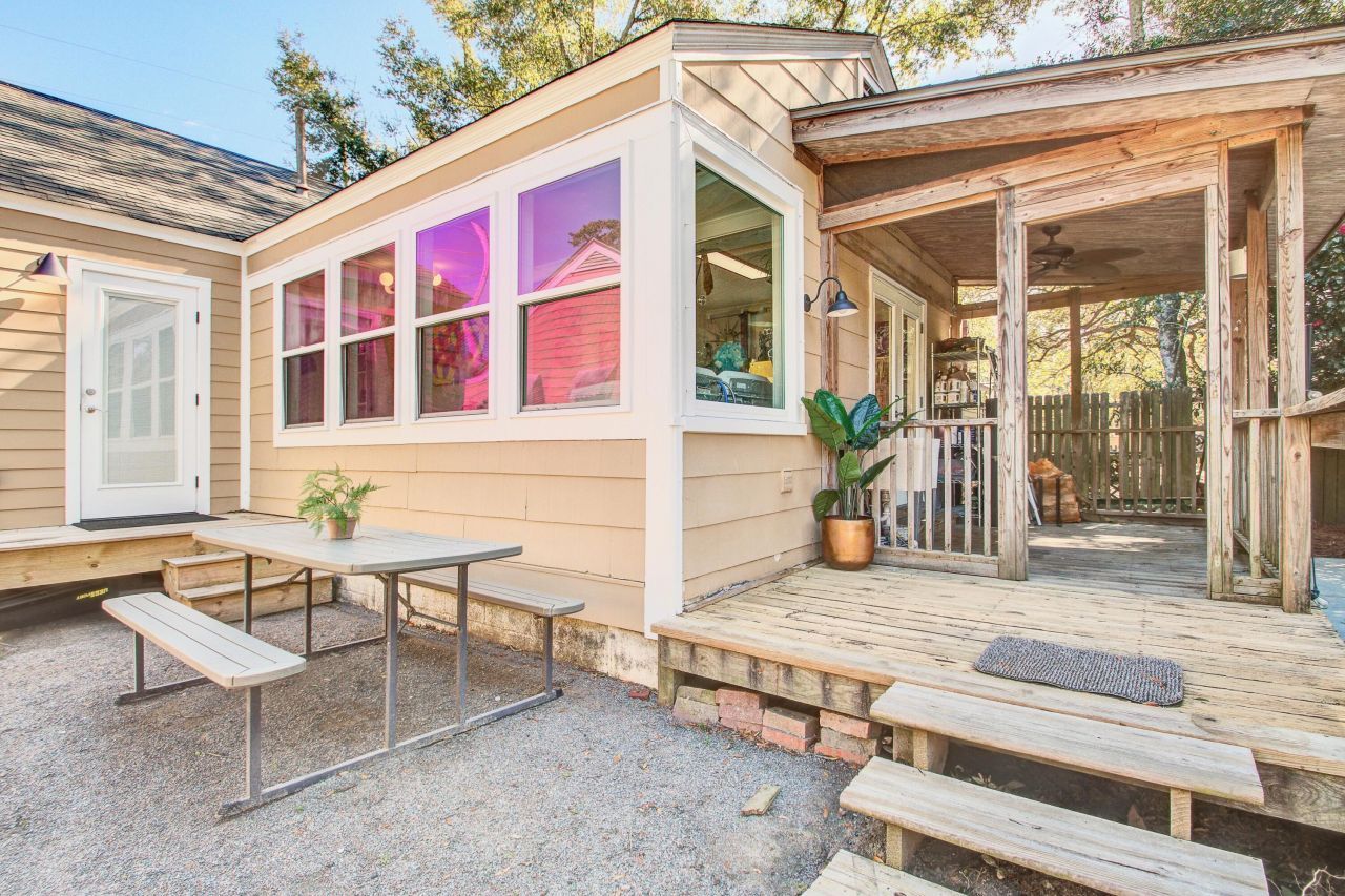 225 Plymouth Avenue Photo 23