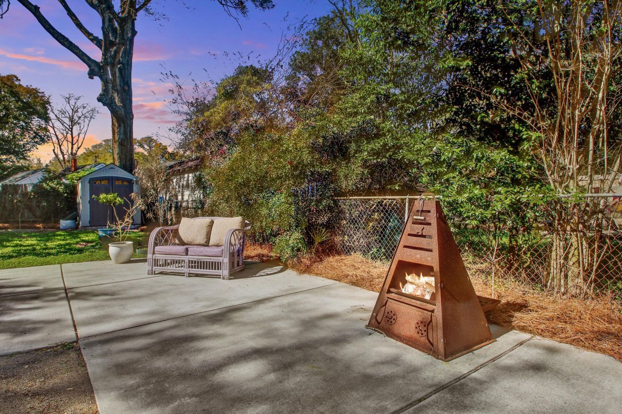 225 Plymouth Avenue Photo 25