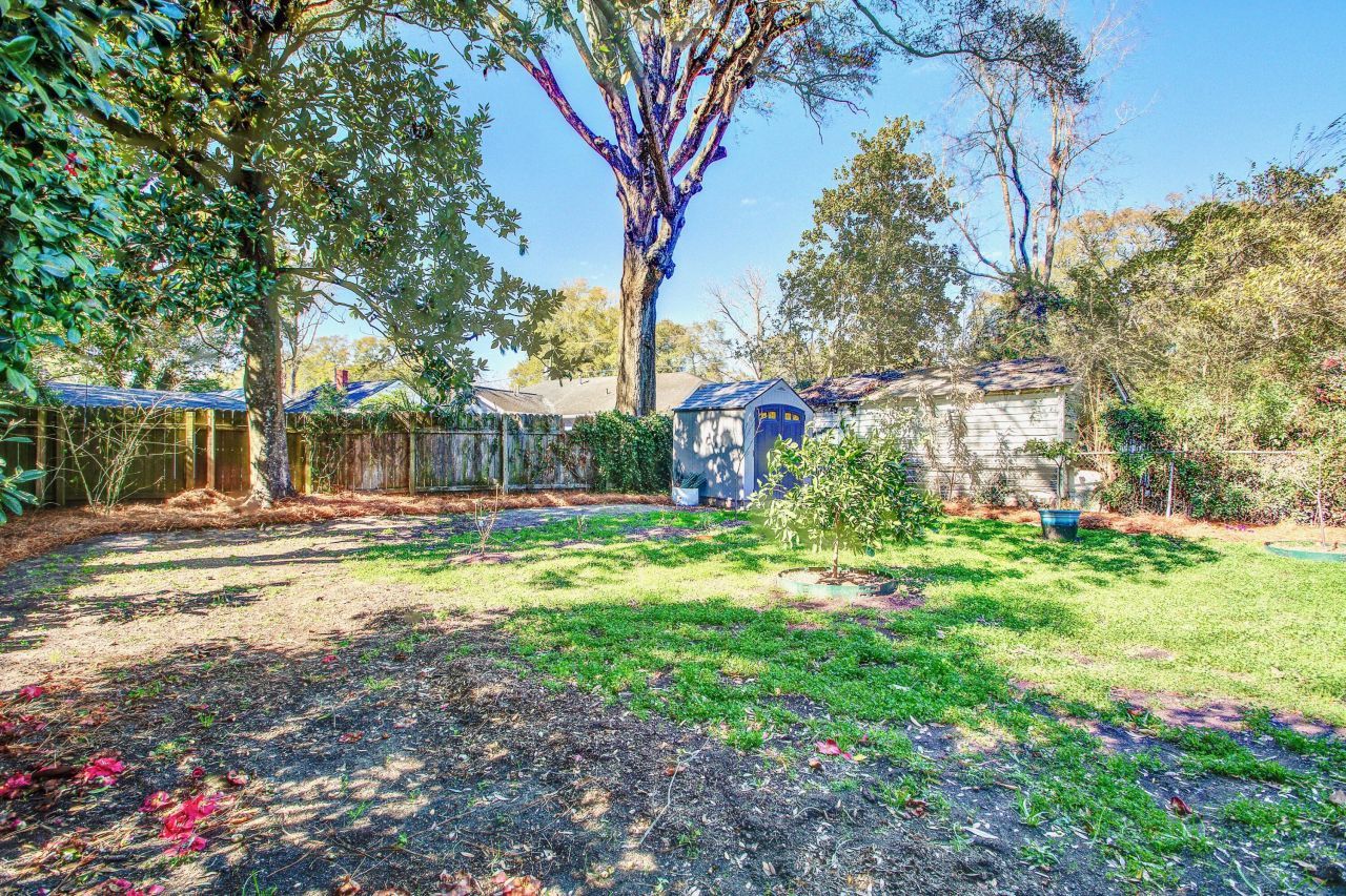 225 Plymouth Avenue Photo 28