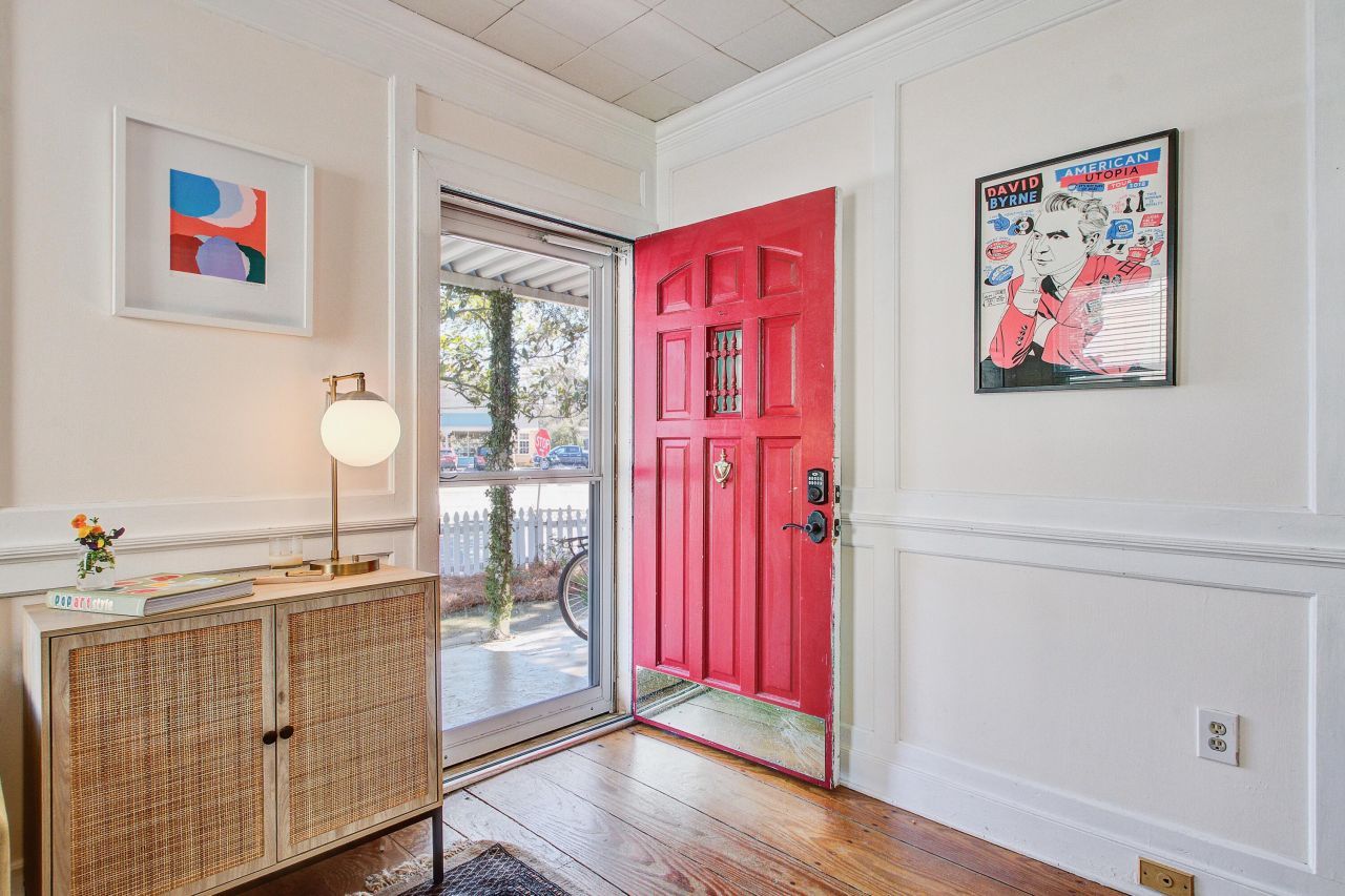 225 Plymouth Avenue Photo 4