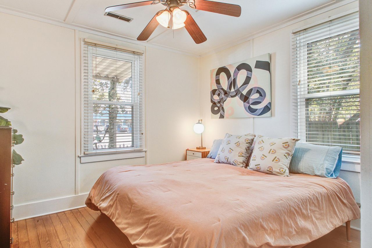 225 Plymouth Avenue Photo 8