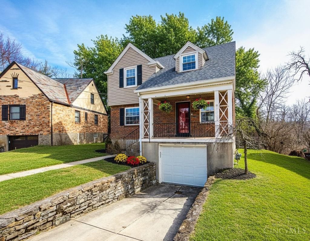 3264 Ashwood Drive, Cincinnati, OH 45213 Main Photo