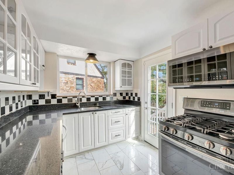 3264 Ashwood Drive, Cincinnati, OH 45213 Photo 16