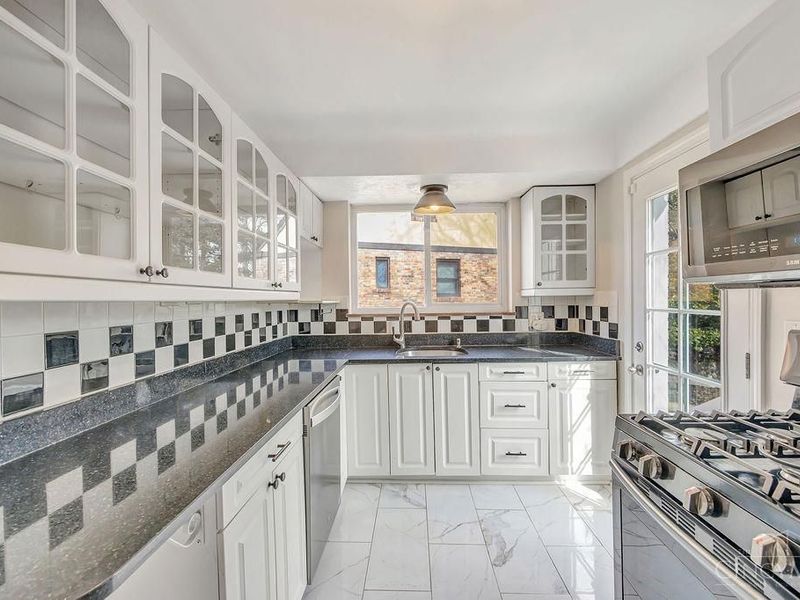 3264 Ashwood Drive, Cincinnati, OH 45213 Photo 17