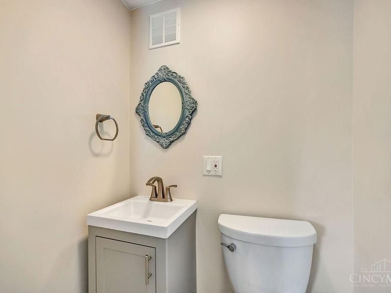 3264 Ashwood Drive, Cincinnati, OH 45213 Photo 21