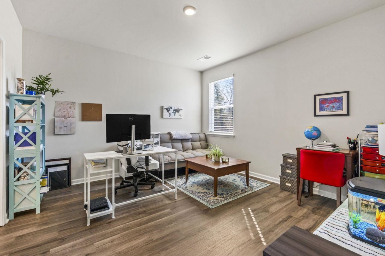 440 Royal Arch Dr. Photo 15