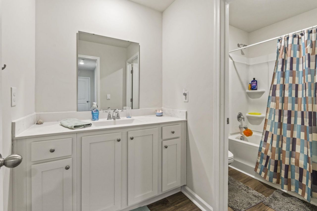 440 Royal Arch Dr. Photo 31