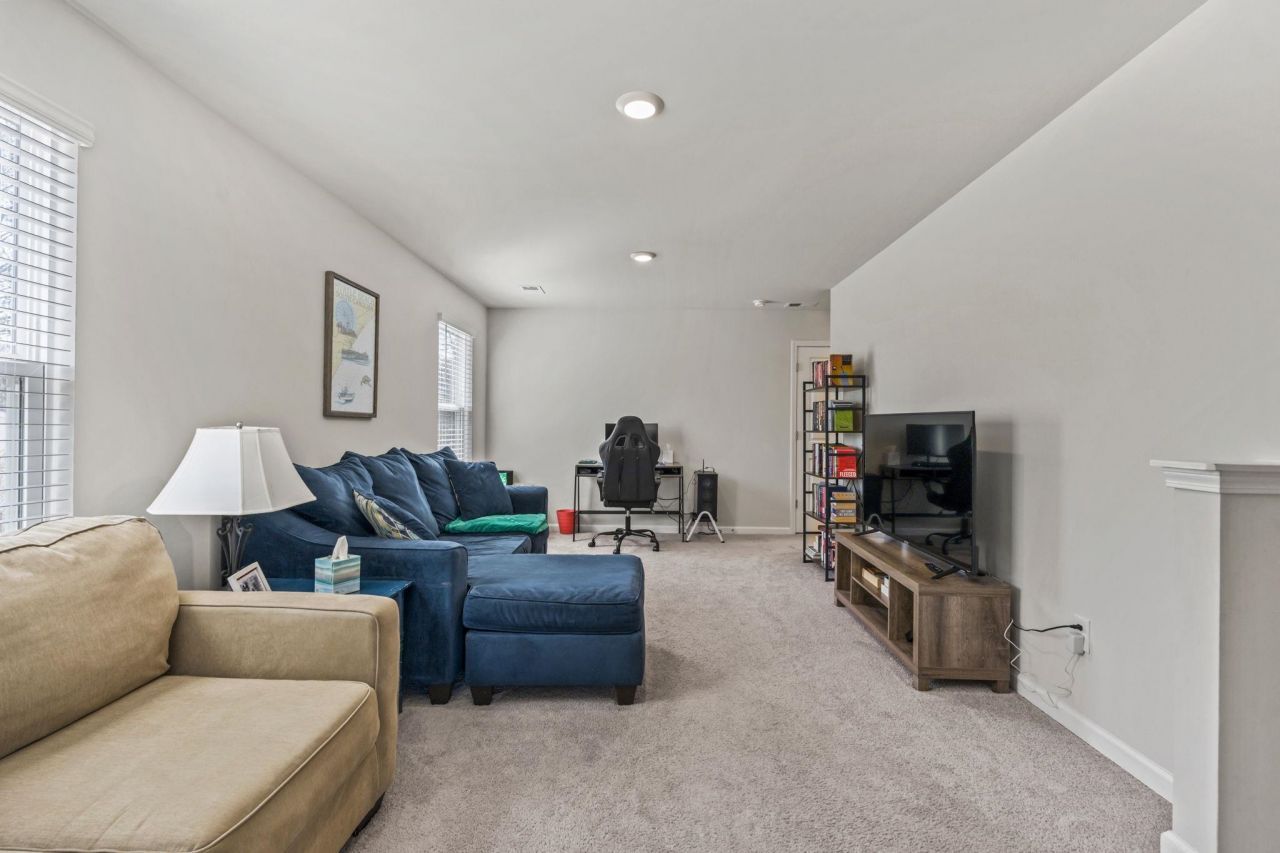 440 Royal Arch Dr. Photo 34