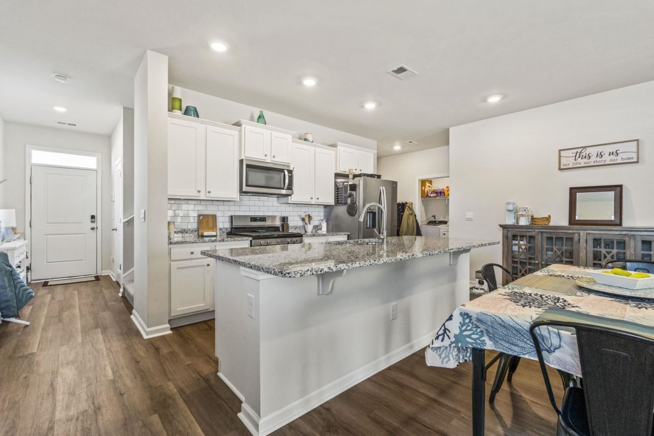 440 Royal Arch Dr.  Photo 4