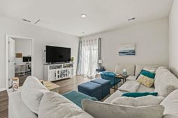 440 Royal Arch Dr.  photo 4