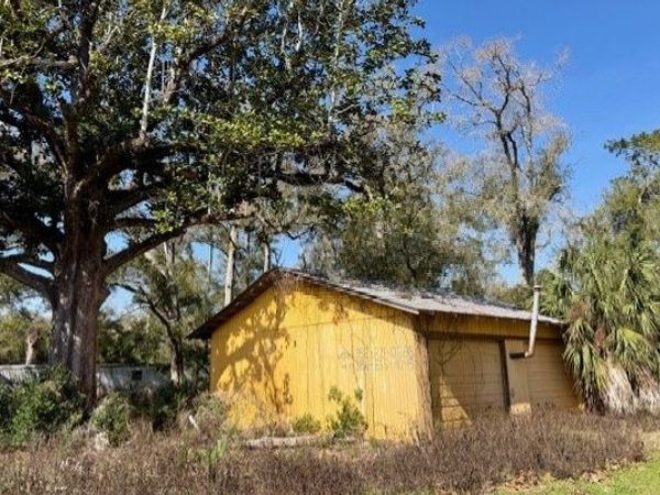 1219 N PARIS ST, Bell, FL 32619