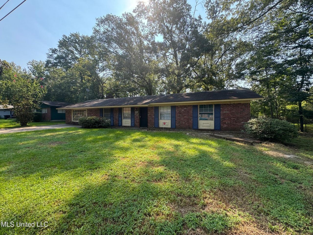 3218 Meadow Forest Drive, Jackson, MS 39212 Main Photo