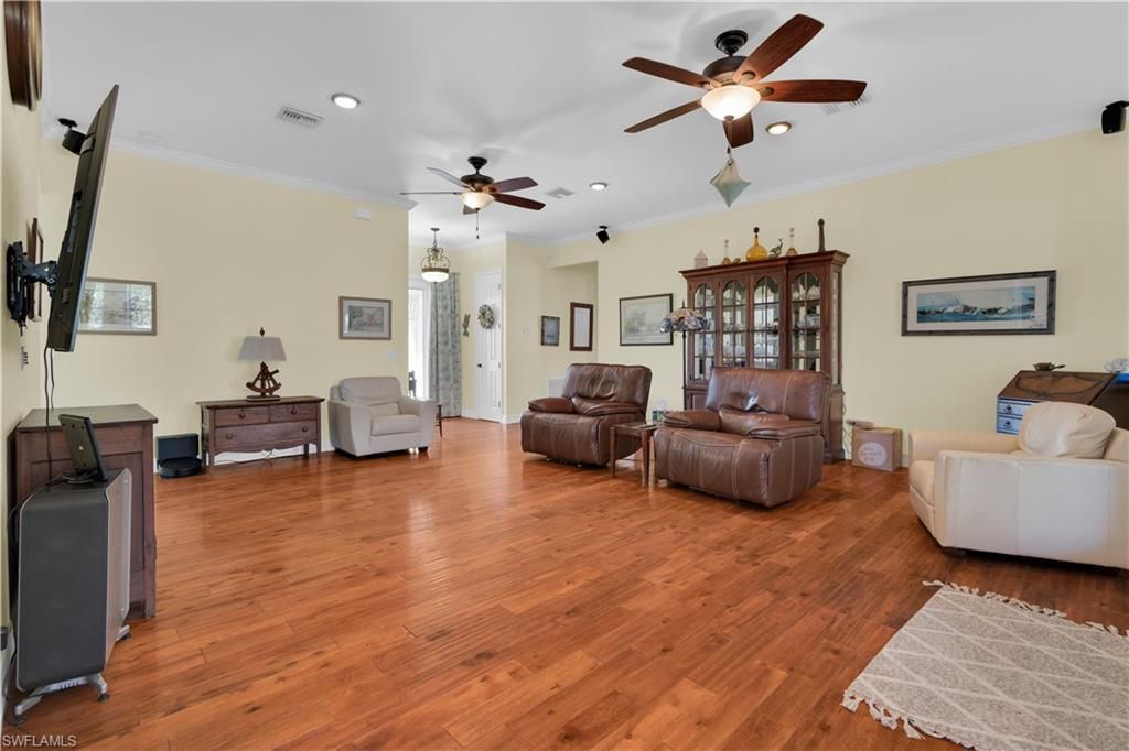 908 Pine Ave , Lehigh Acres, FL 33972 Photo