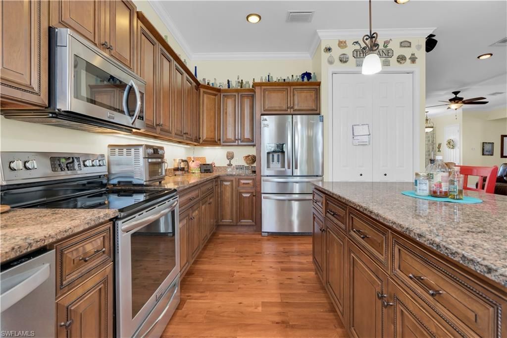 908 Pine Ave , Lehigh Acres, FL 33972 Photo