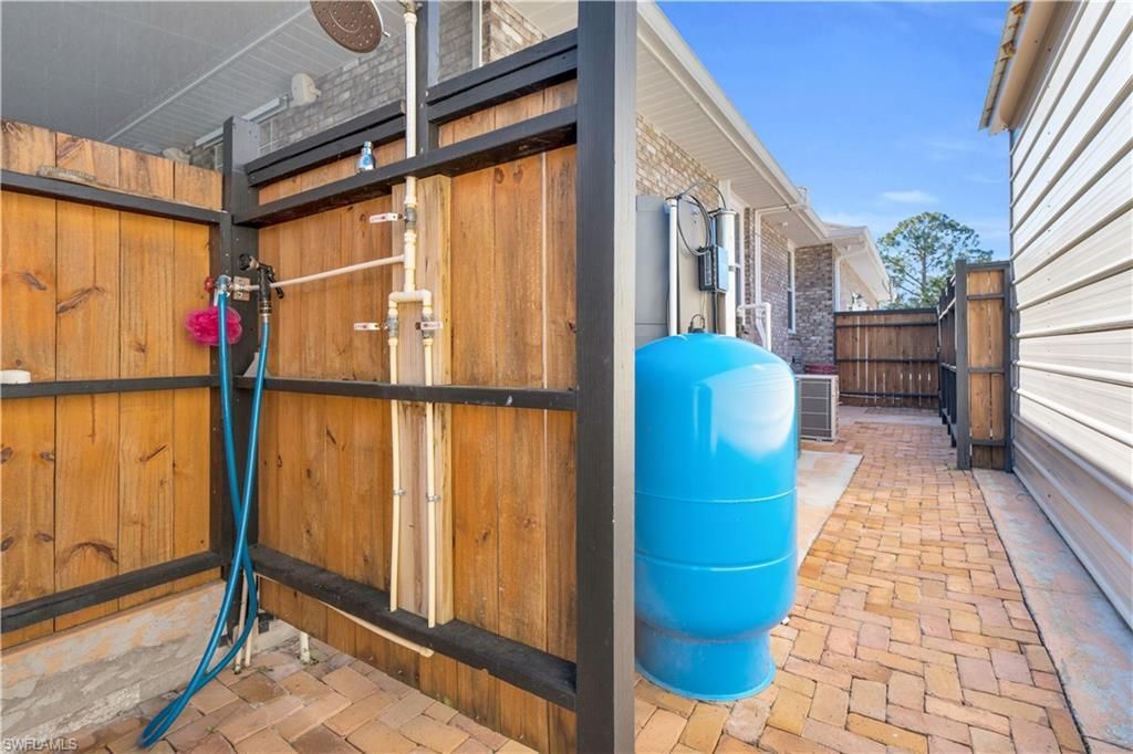 908 Pine Ave , Lehigh Acres, FL 33972 Photo