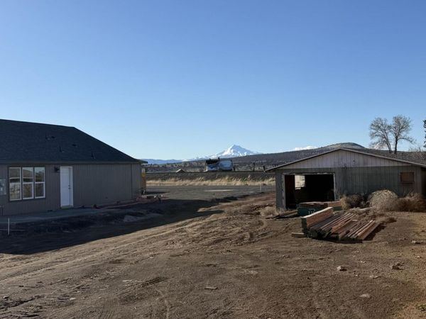 145 Jefferson Avenue, Metolius, OR 97741