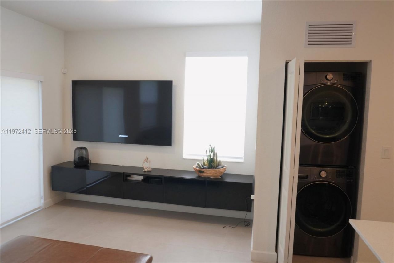 12305 NW 23 Ct , Miami, FL 33167 Photo