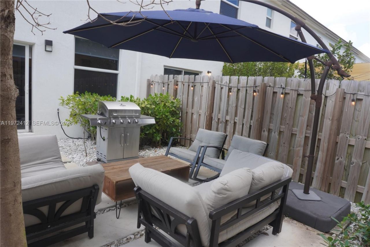 12305 NW 23 Ct , Miami, FL 33167 Photo