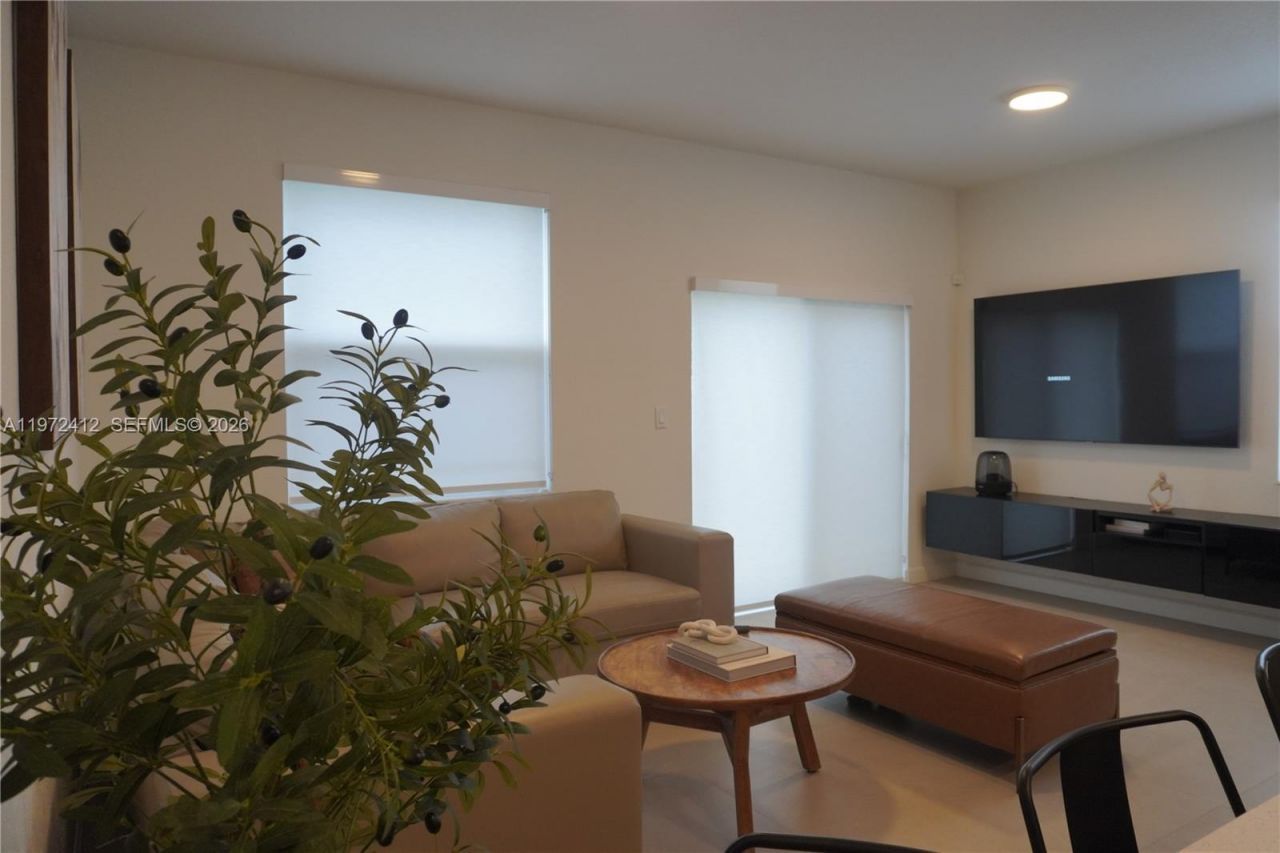 12305 NW 23 Ct , Miami, FL 33167 Photo