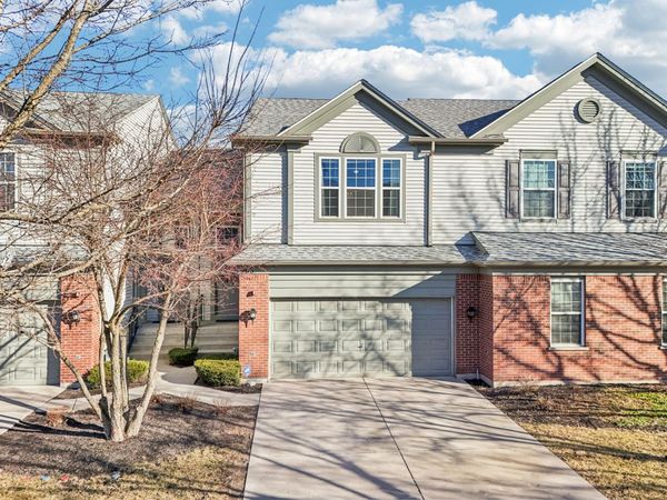 906 Elizabeth Drive , Streamwood, IL 60107